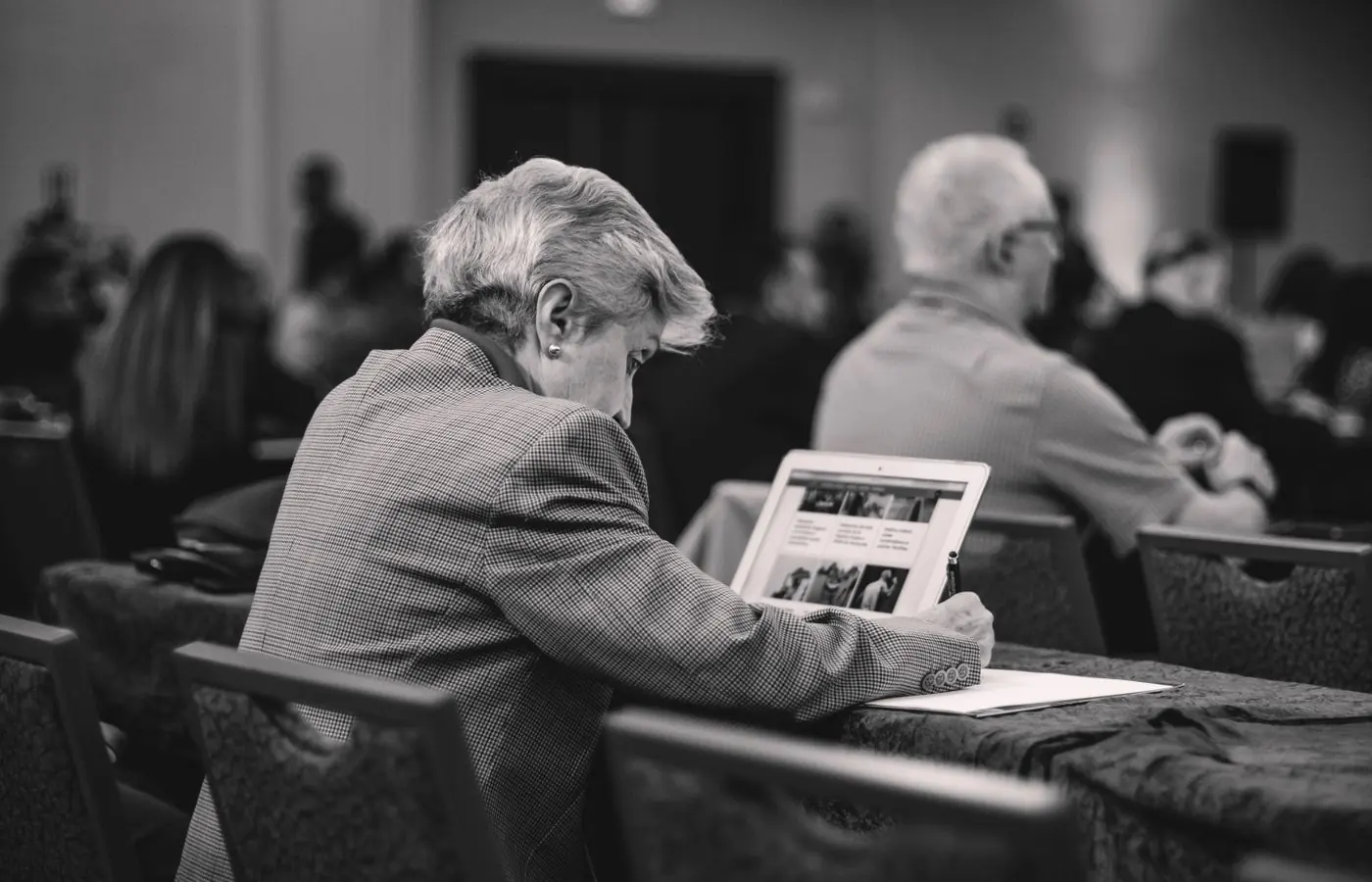 Appunti durante una conferenza stampa
